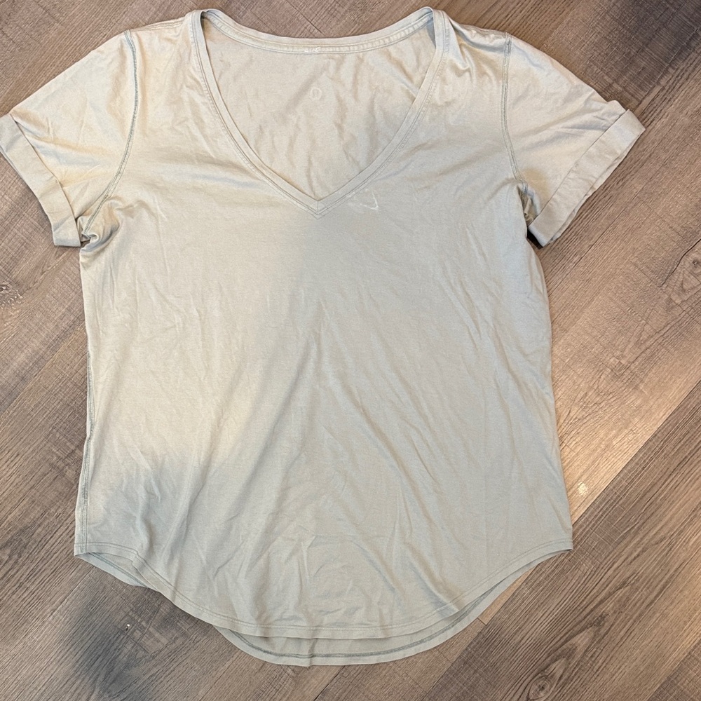 Lululemon Light Green/Gray V-Neck Short Sleeve Tee